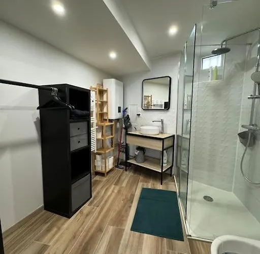 Joli Studio En Rez-De-Chaussee