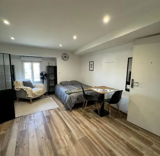 Joli Studio En Rez-De-Chaussee